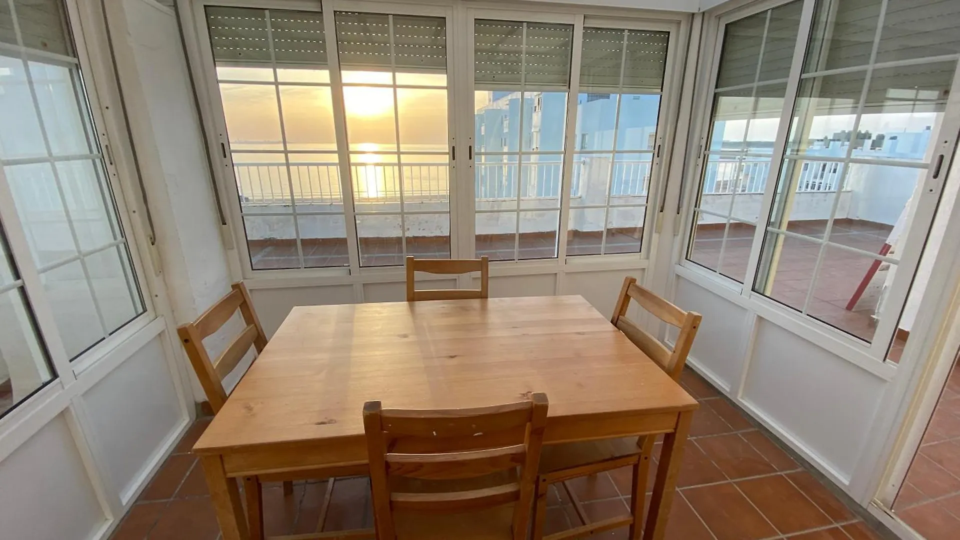 Apartment Atico Con Terraza En Primera Linea De Playa El Puerto de Santa Maria