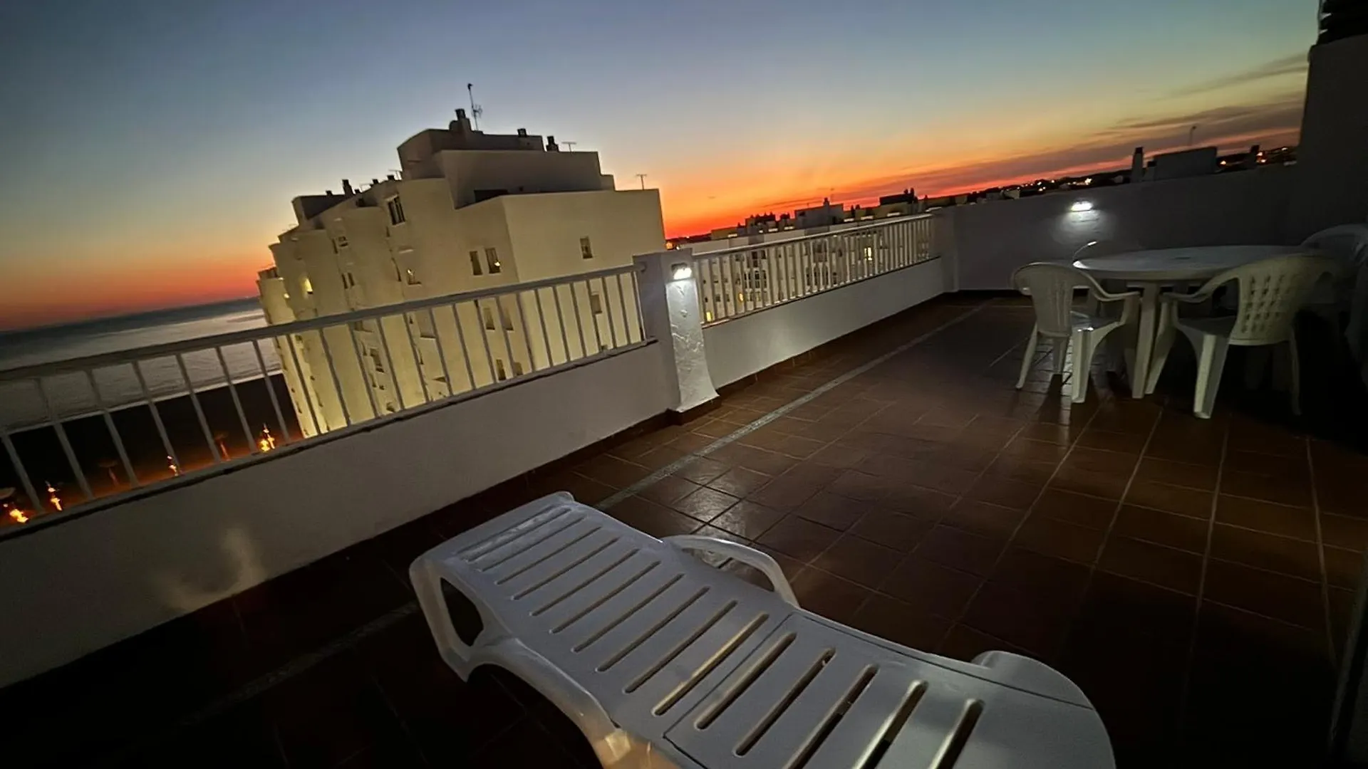 Atico Con Terraza En Primera Linea De Playa El Puerto de Santa Maria Spain